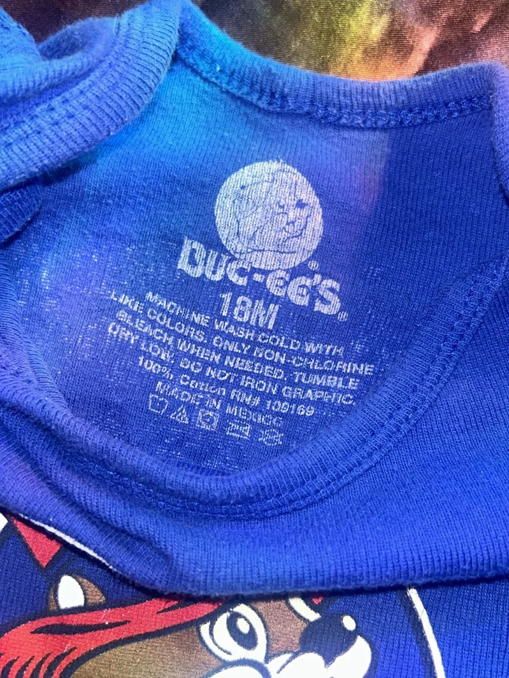 Buc-ee’s One-Piece Bodysuit with Patriotic Cartoon Graphic 18M